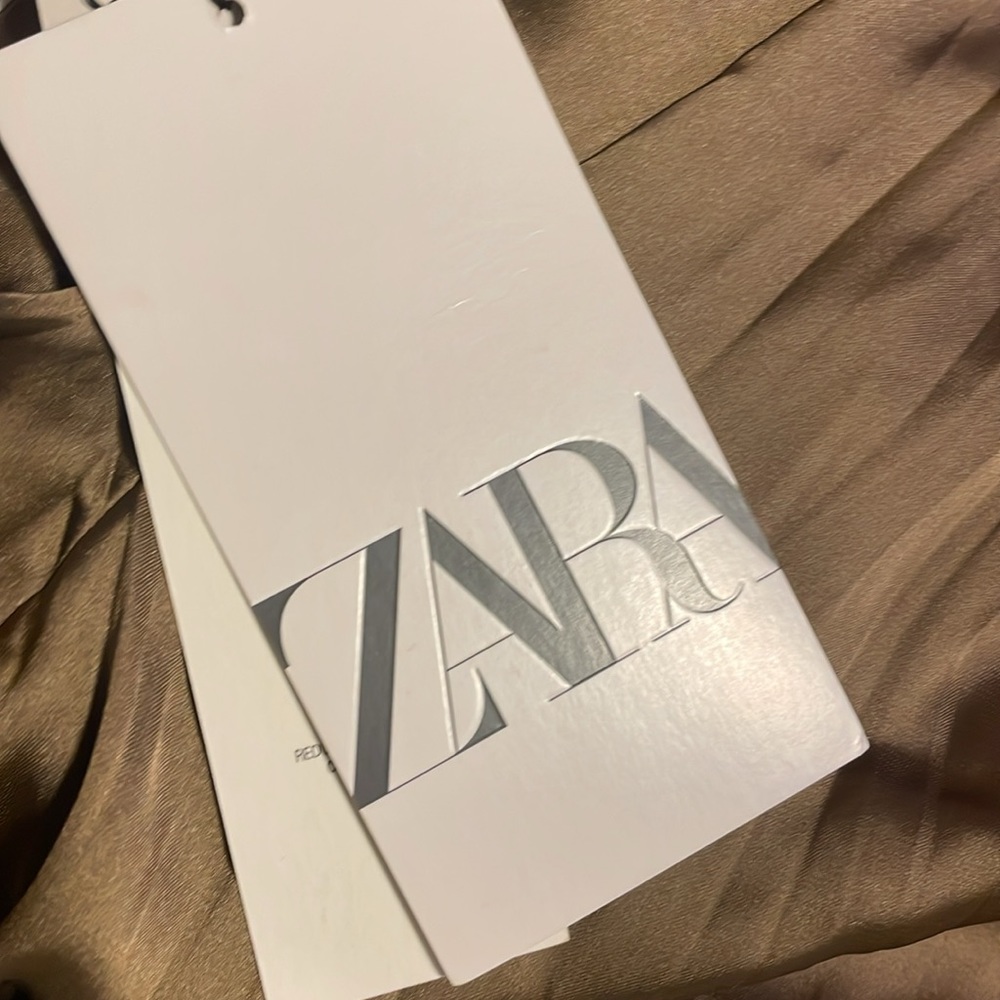 NEW ZARA OLIVE GREEN WRINKLE EFFECT BELTED
SATIN EFFECT JUMPSUIT ROMPER - Picture 8 of 16
